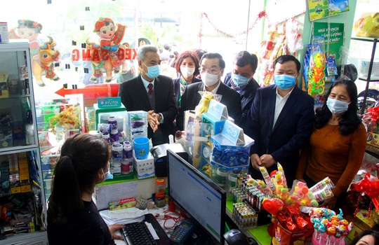 Chủ tịch Hà Nội Chu Ngọc Anh yêu cầu tăng cường xử lý vi phạm không đeo khẩu trang - Ảnh 2.