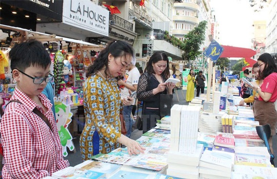 Du Xuân, cùng vào thế giới sách - Ảnh 1.