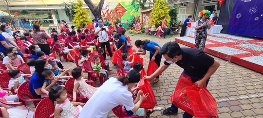 Nova Group tặng quà Tết cho hộ nghèo huyện Hồng Ngự, Đồng Tháp - Ảnh 3.