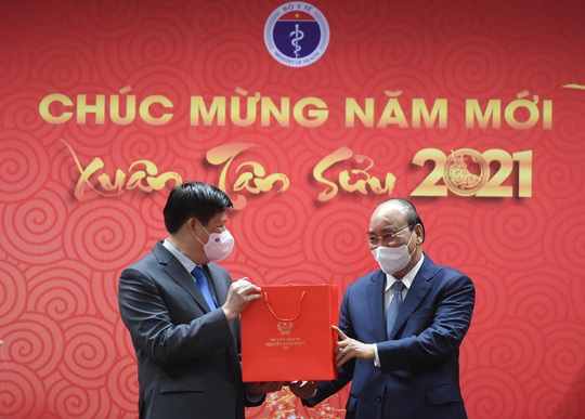 Thủ tướng Nguyễn Xuân Phúc: Trân quý tinh thần hy sinh của các chiến sĩ áo trắng - Ảnh 4.