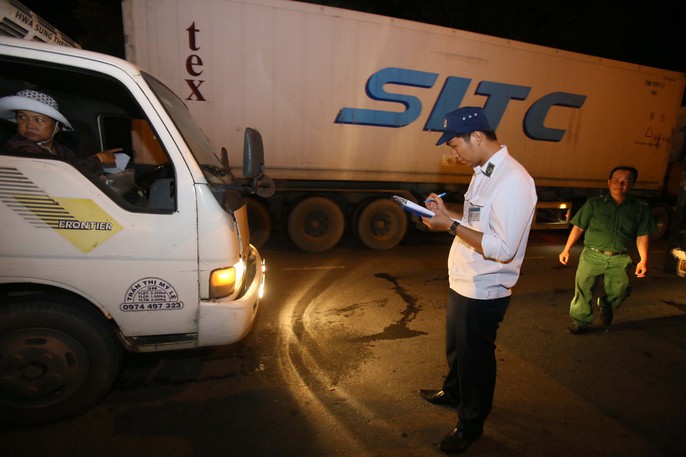 Thịt heo không rõ nguồn gốc vẫn tràn vào TP HCM - Ảnh 2. Thịt heo không rõ nguồn gốc vẫn tràn vào TP HCM - Ảnh 2.