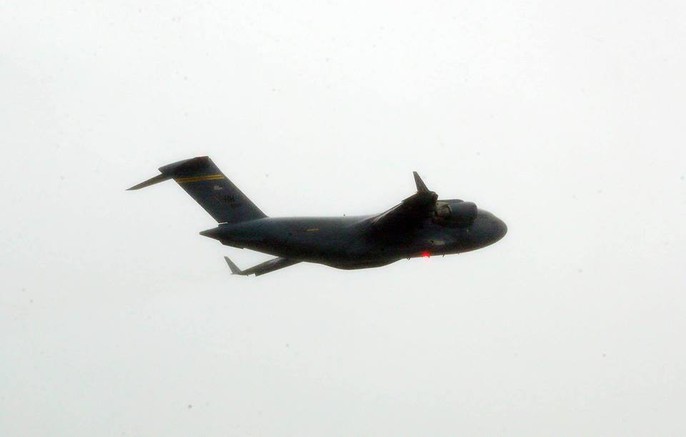 Siêu vận tải C-17 của Tổng thống Donald Trump đáp xuống Đà Nẵng - Ảnh 8.
