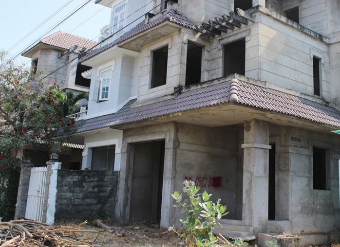 Chính sách không hợp lý, hàng loạt dự án bất động sản phải bỏ hoang - Ảnh 1. Chính sách không hợp lý, hàng loạt dự án bất động sản phải bỏ hoang - Ảnh 1.