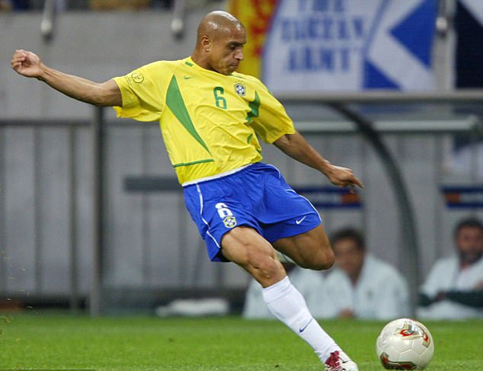 Roberto Carlos bị cáo buộc dùng doping ở World Cup 2002 - Ảnh 2.