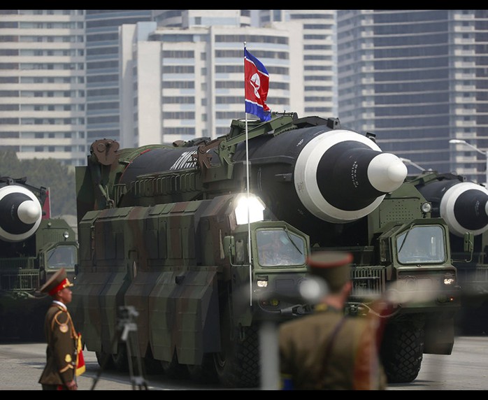
Tên lửa được cho là KN-08 (tên lửa đạo đạo liên lục địa) của Triều Tiên. Ảnh: EPA
