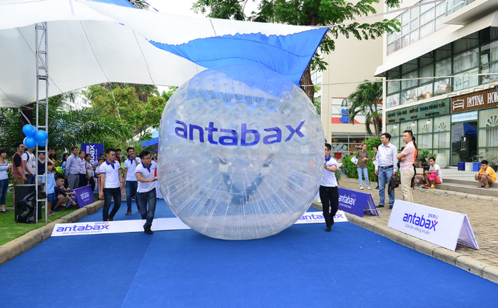 Cơ hội cùng Antabax trải nghiệm trò chơi Zorbing Ball “Quả banh khổng lồ” - Ảnh 1.