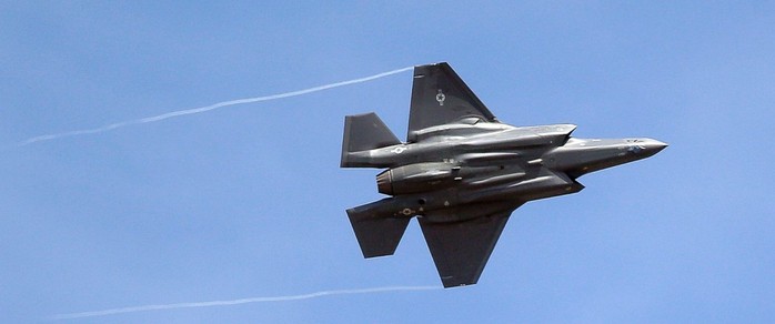 Lái “Tia chớp” F-35, phi công bị “giảm oxy máu” - Ảnh 1.