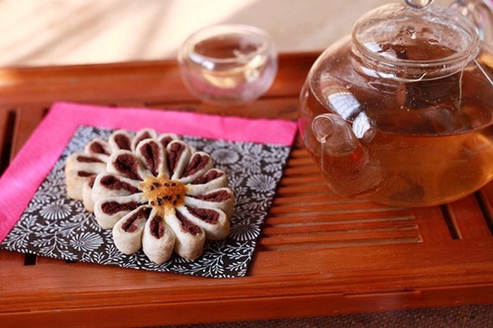 Món ngon độc lạ từ hoa cúc mùa thu nghĩ đến mà thèm - Ảnh 1. Món ngon độc lạ từ hoa cúc mùa thu nghĩ đến mà thèm - Ảnh 1.