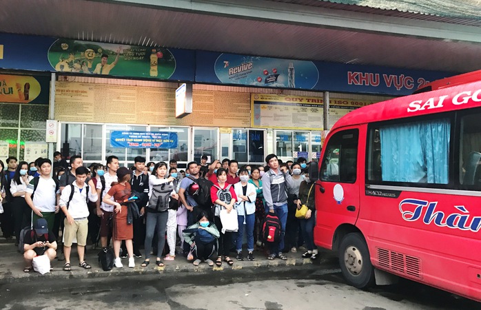 Mướt mồ hôi mua vé xe ngày lễ - Ảnh 4. Mướt mồ hôi mua vé tỷ lệ kèo nhà cái malaysia ngày lễ - Ảnh 4.