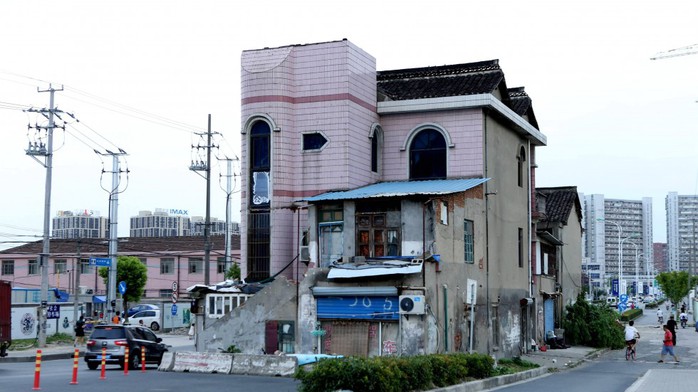 Trung Quốc: “Ngôi nhà cứng đầu khét tiếng” sắp bị phá hủy - Ảnh 1.