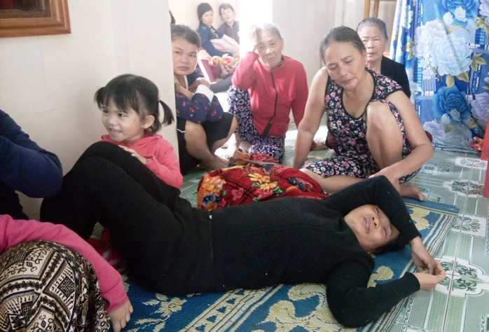 Vụ 6 lao động Việt tử vong tại Đài Loan: Con đi răng không về với mẹ! - Ảnh 1.