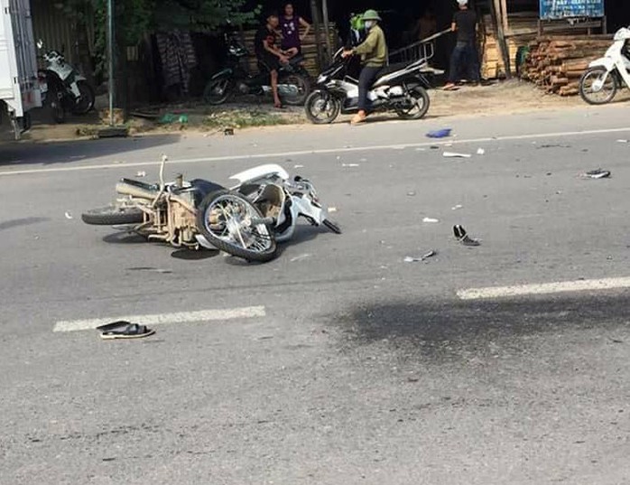 Hai xe máy va chạm, 3 người tử vong tại chỗ - Ảnh 1.