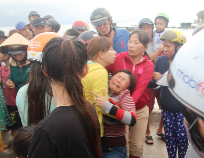 Người chết do bão ở Khánh Hòa tăng lên không ngừng - Ảnh 1.