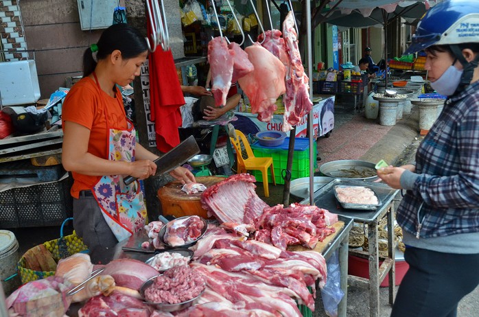 Không để khan hàng, tăng giá thịt heo - Ảnh 1.