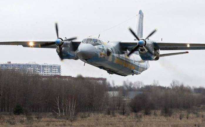 Chiếc Antonov AN-26 được sản xuất ở Kiev. Ảnh: EPA