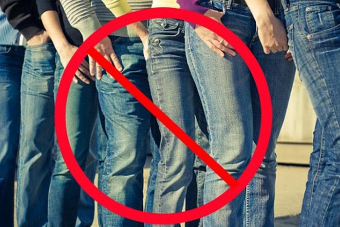 TP HCM sẽ cấm công chức mặc quần jeans, áo thun trong giờ làm - Ảnh 1.