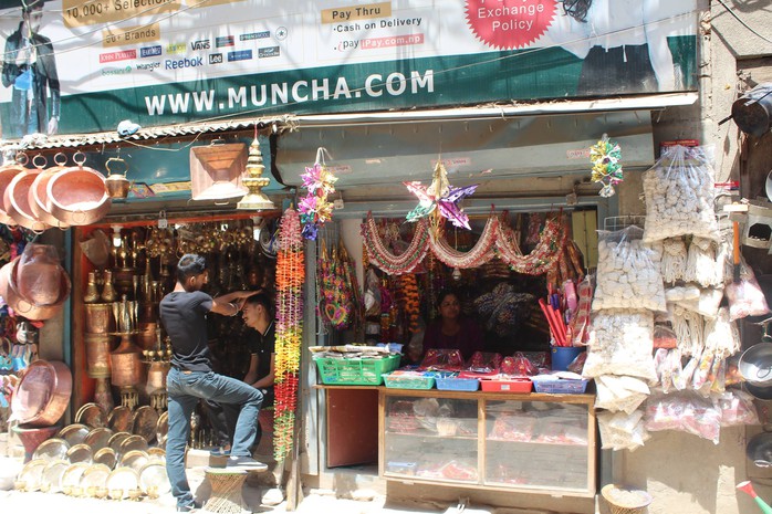 Nepal: Lạc lối ở Thamel - Ảnh 4. Nepal: Lạc lối ở Thamel - Ảnh 4.