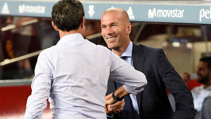 Bênh Ronaldo, Zidane đối mặt với án phạt - Ảnh 1.