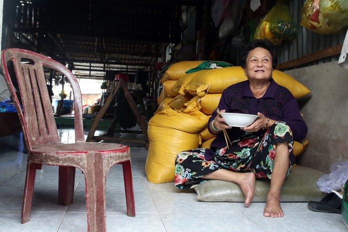 Người Cà Mau yên bình và rạng rỡ sau khi bão Tembin tan - Ảnh 11.