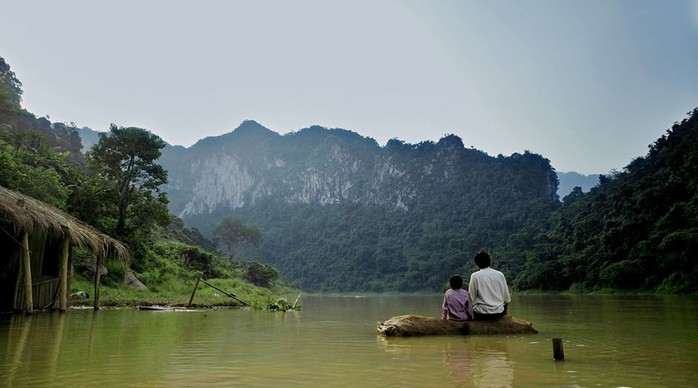 Rớt giải Cánh Diều, Cha cõng con lại đoạt giải tại nước ngoài - Ảnh 2.