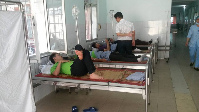 26 khách du lịch ở Cát Bà nhập viện, nghi bị ngộ độc hải sản - Ảnh 2.