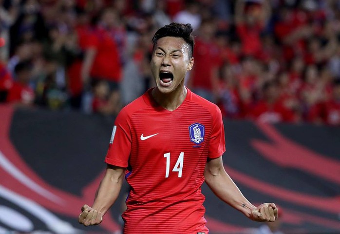 
Seung-Ho Paik ăn mừng bàn ấn định tỉ số 3-0
