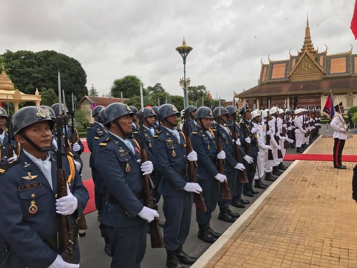 Trang trọng lễ đón Tổng Bí thư tại Hoàng cung Campuchia - Ảnh 13.