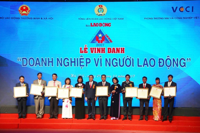 Vinh danh 74 doanh nghiệp vì người lao động - Ảnh 1.