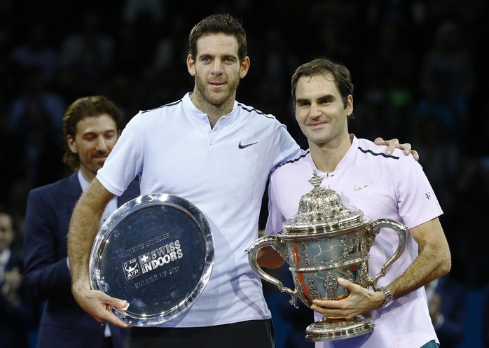 Federer cảm ơn CĐV đồng hương khi lần thứ 8 vô địch Giải Thụy Sĩ Indoor - Ảnh 4.