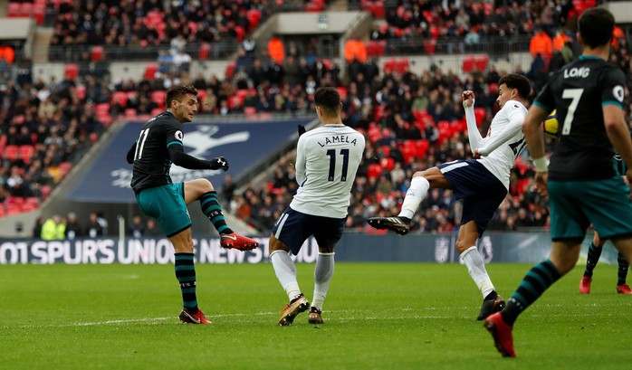 Kane tỏa sáng, Tottenham thắng tưng bừng Ngày Tặng quà - Ảnh 3.