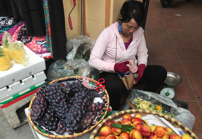 Tưởng nho Ninh Thuận xịn, ai ngờ vớ phải nho Trung Quốc - Ảnh 2. Tưởng nho Ninh Thuận xịn, ai ngờ vớ phải nho Trung Quốc - Ảnh 2.