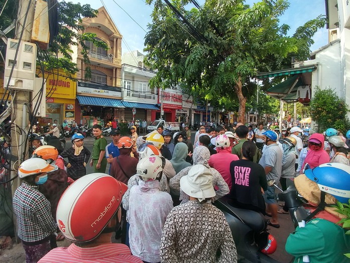 Khách hàng tố công ty cầm hàng trăm tỉ rồi im lặng - Ảnh 2.