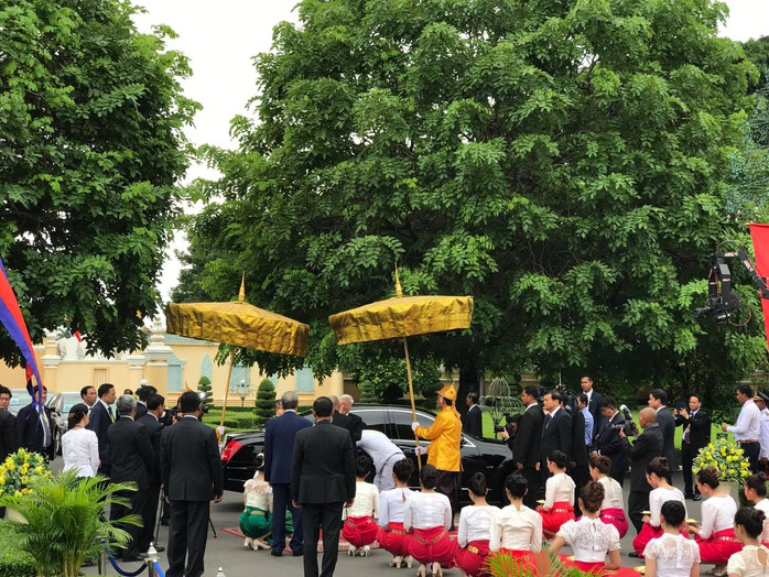Trang trọng lễ đón Tổng Bí thư tại Hoàng cung Campuchia - Ảnh 16.