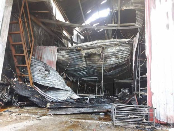 Cháy xưởng bánh kẹo ở Hà Nội, 8 người tử vong - Ảnh 1.