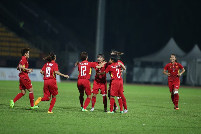 Thắng Malaysia 6-0, bóng đá nữ Việt Nam đoạt HCV - Ảnh 10.