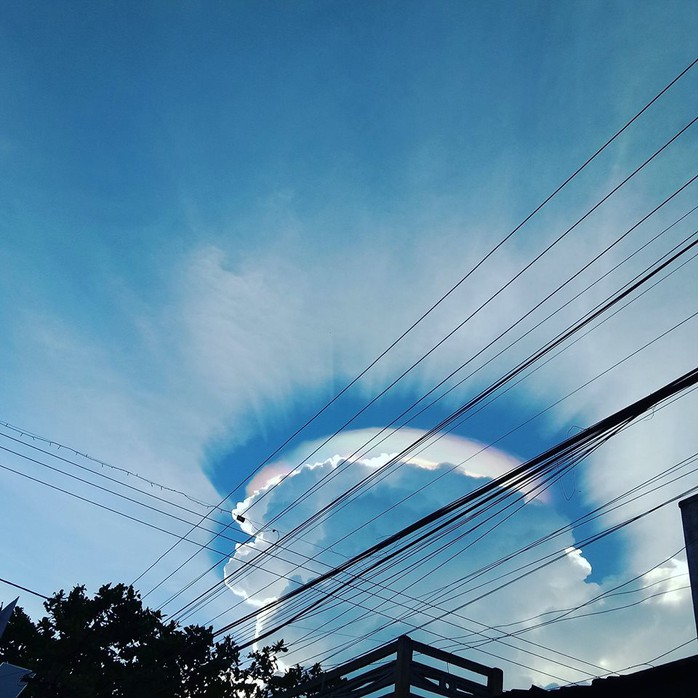 Vầng hào quang kỳ lạ trên bầu trời Đắk Lắk - Ảnh 2.