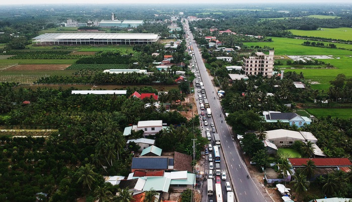 Trạm thu phí Cai Lậy:  Không coi hát mà bắt trả tiền, sao không tức? - Ảnh 1.