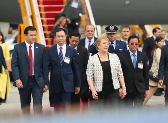 Tổng thống Chile Michelle Bachelet đáp Không lực tới Nội Bài - Ảnh 8.