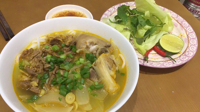 Bún móng giò thịt bò, ngon bổ rẻ - Ảnh 1. Bún móng giò thịt bò, ngon bổ rẻ - Ảnh 1.