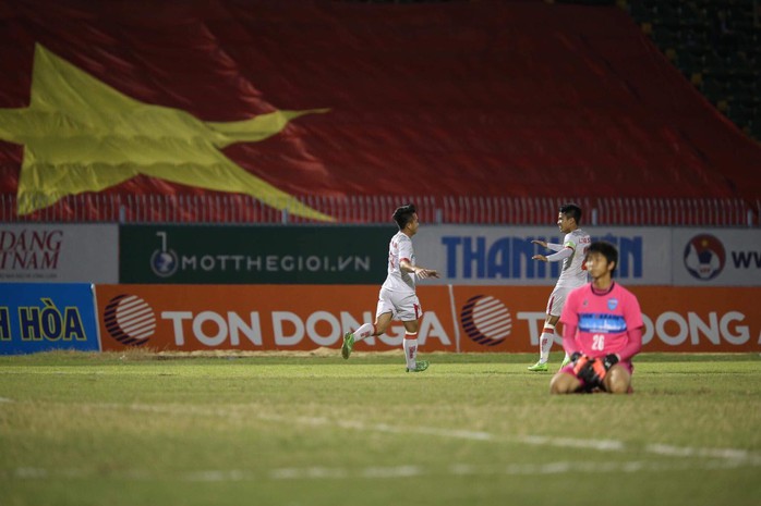 Hòa tiếc nuối Thái Lan, U19 giúp U21 Việt Nam vào chung kết - Ảnh 3.