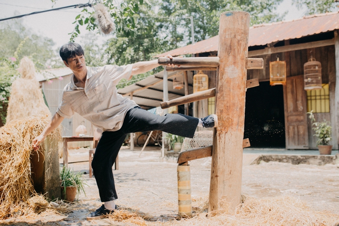 Dustin Nguyễn tự tin thế vai của Trường Giang - Ảnh 1.