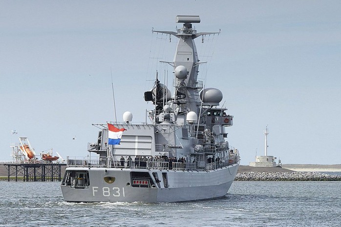 Anh, Hà Lan và Đan Mạch theo sát tàu Trung Quốc  - Ảnh 1.