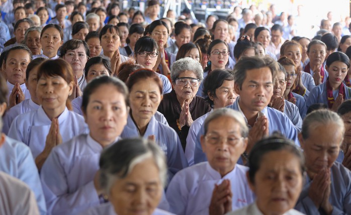 Cầu siêu cho hàng ngàn người chết vì tai nạn giao thông - Ảnh 3.