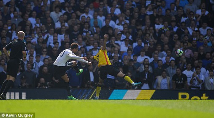 Dele Alli ghi bàn thắng đẹp cho Tottenham trận gặp Watford