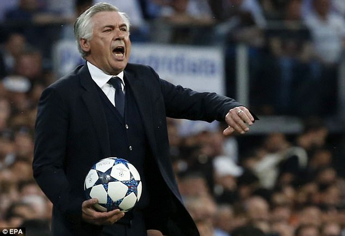 HLV Ancelotti bức xúc với các quyết định của trọng tài