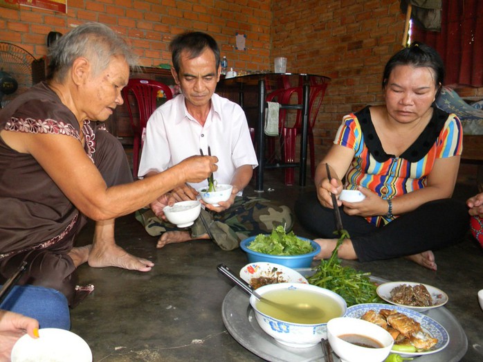 Gia đình ông Nén lâm vào cảnh khó khăn sau khi ông bị kết án tù oan Ảnh: LÊ TRƯỜNG