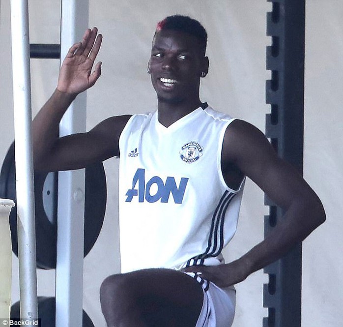 Người đẹp tóc vàng bí ẩn của Pogba ở Mỹ - Ảnh 9.