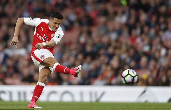 Sanchez sắp là cầu thủ nhận lương cao nhất Premier League - Ảnh 2.