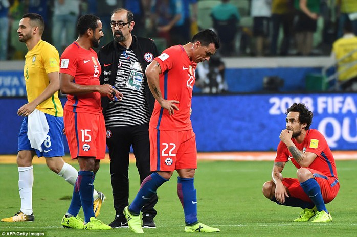 Sanchez và đồng đội đắng lòng nhìn Peru lấy suất play-off World Cup - Ảnh 8.