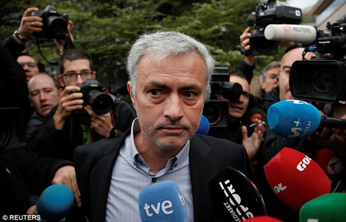 Mourinho nhận tội, trả lại tiền gian lận thuế - Ảnh 1.
